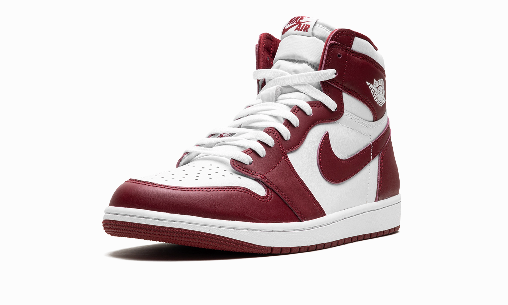 Air Jordan 1 Retro High OG "Team Red" Enhanced silhouette