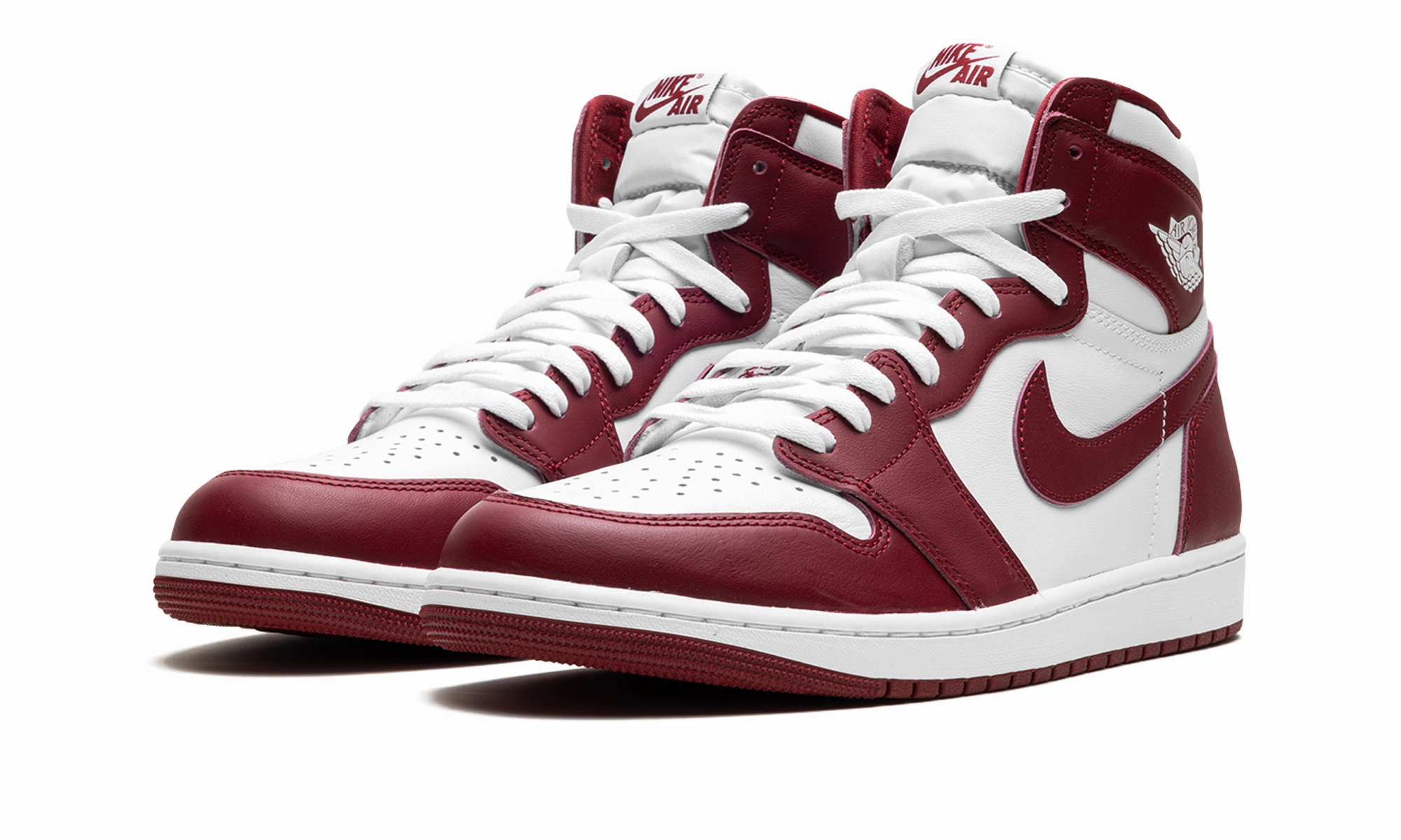 Air Jordan 1 Retro High OG "Team Red" Essential Look