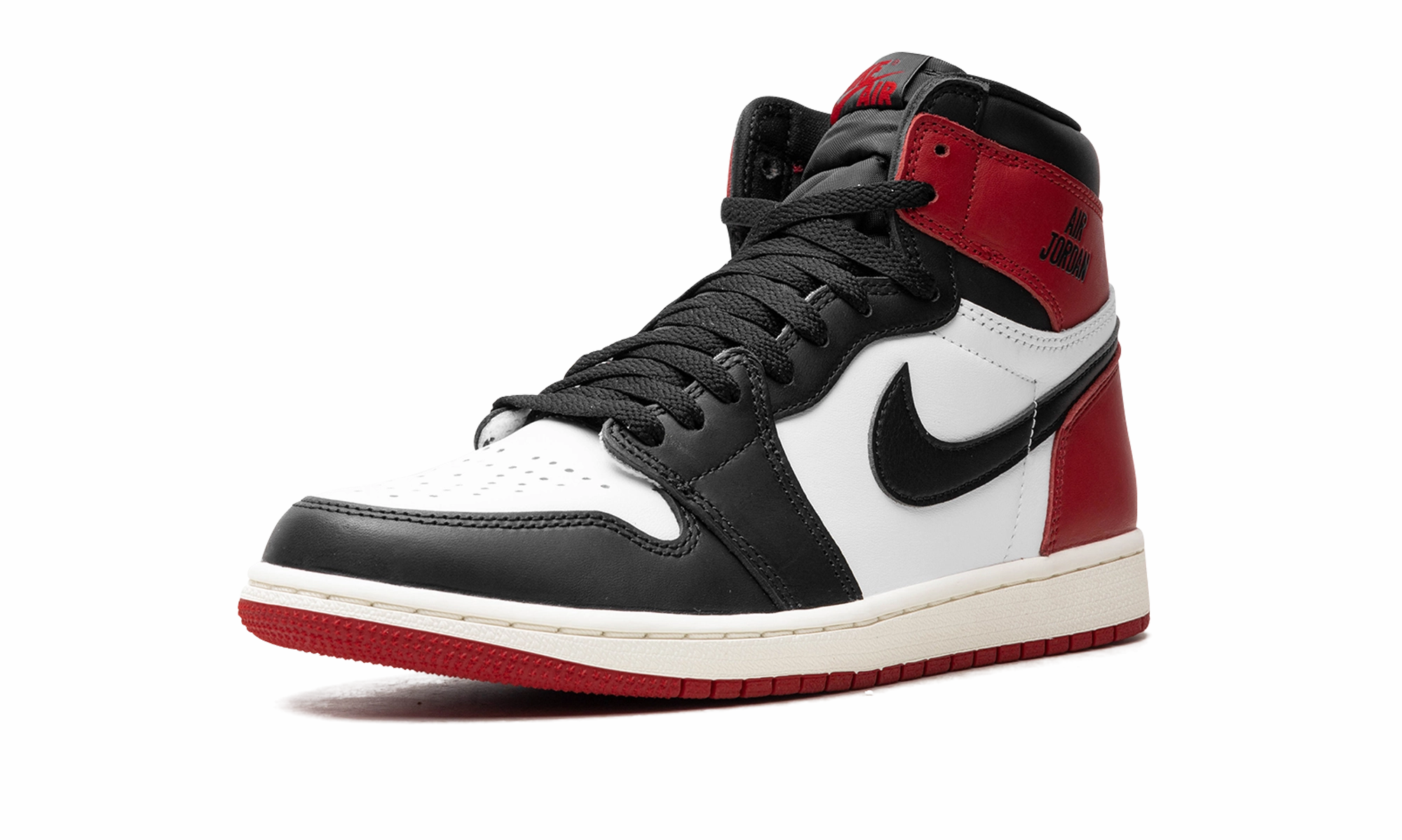Training Sessions sport tech Air Jordan 1 High OG "Black Toe Reimagined"
