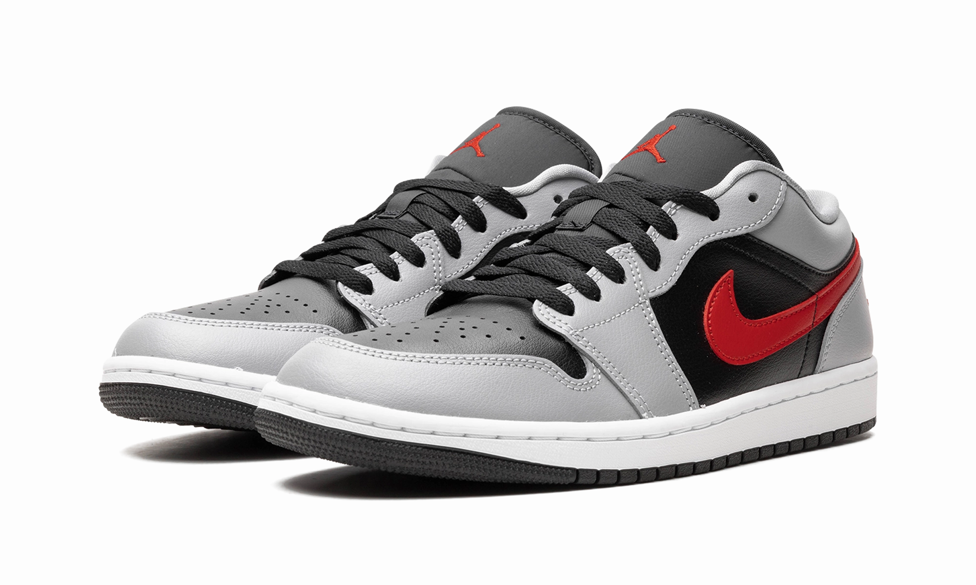 AIR JORDAN 1 WMNS "Cement Fire Red" Sleek lines