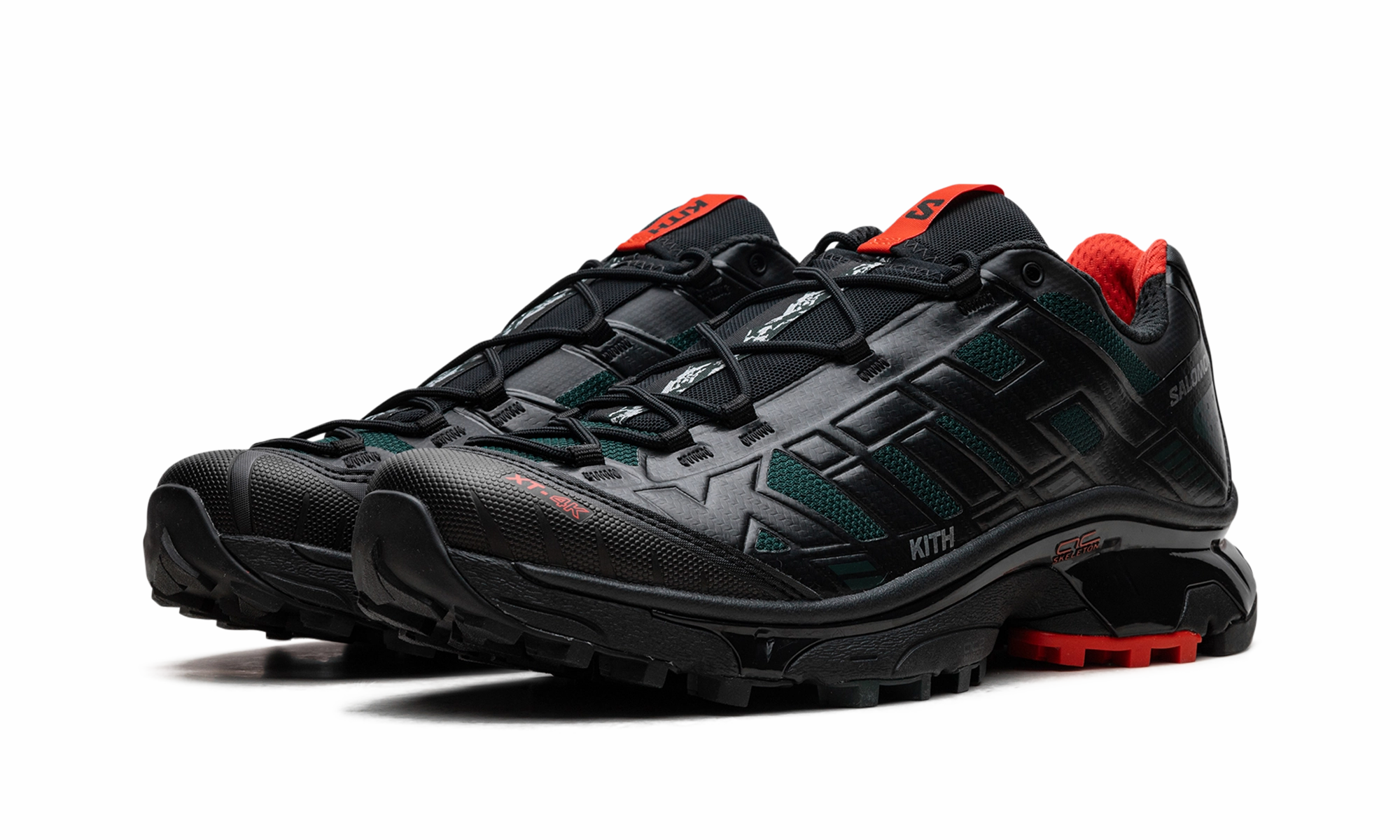 night run running option XT-4K KITH "Kithmas Black"