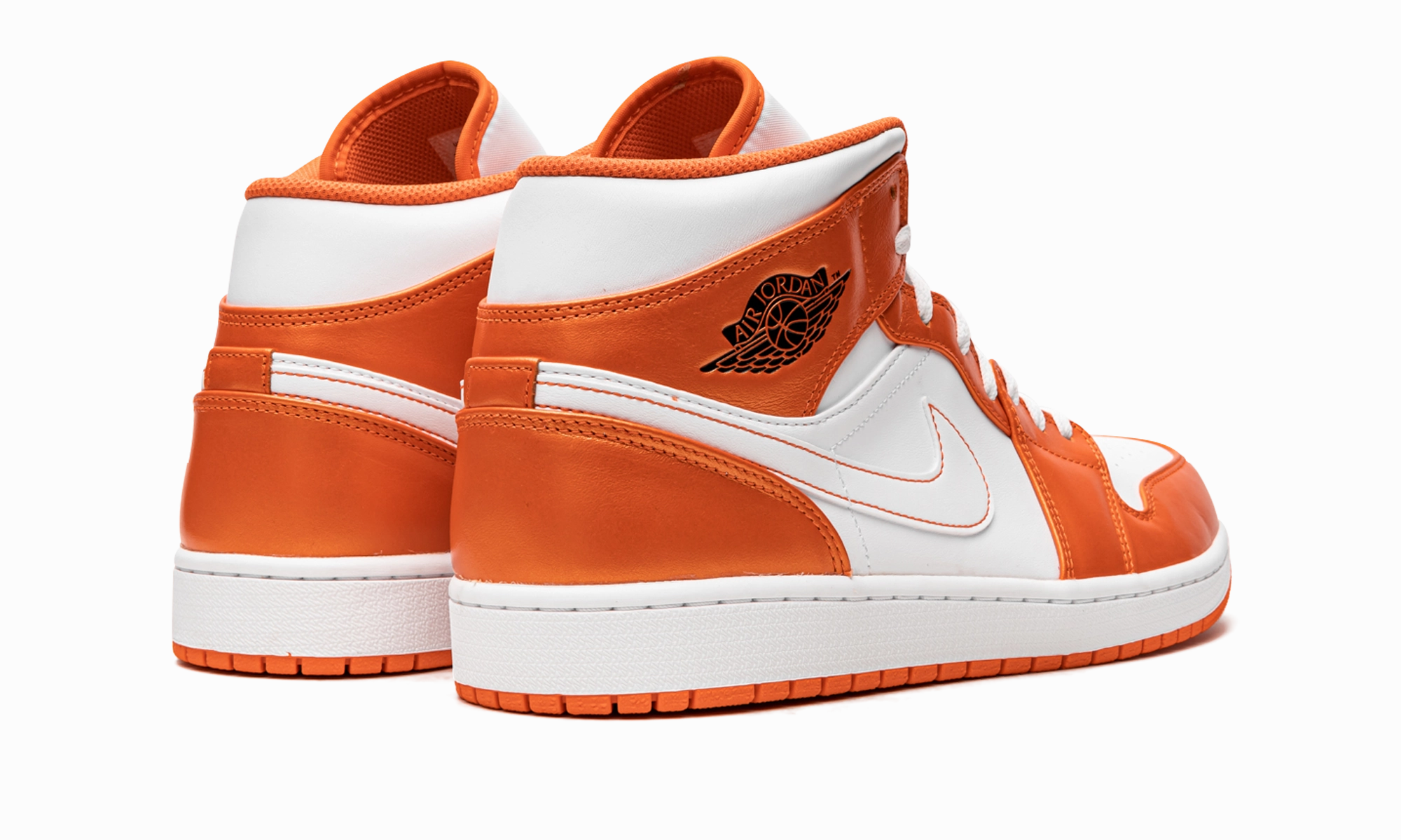 Ultimate look Air Jordan 1 Mid SE "Electro Orange"