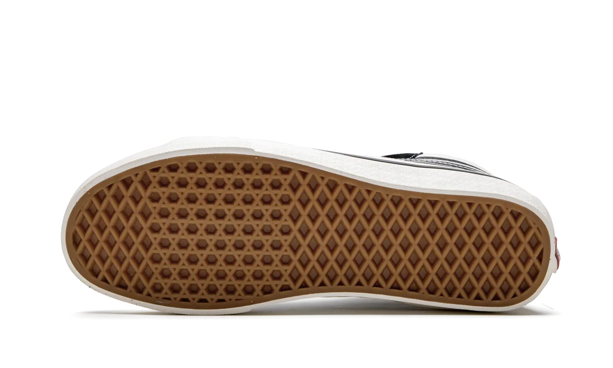 Sk8-Hi 138 SF "Stripes" Casual Comfort