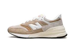 Professional athlete weekend - running essential shoes 997R "Dolce Sandstone"