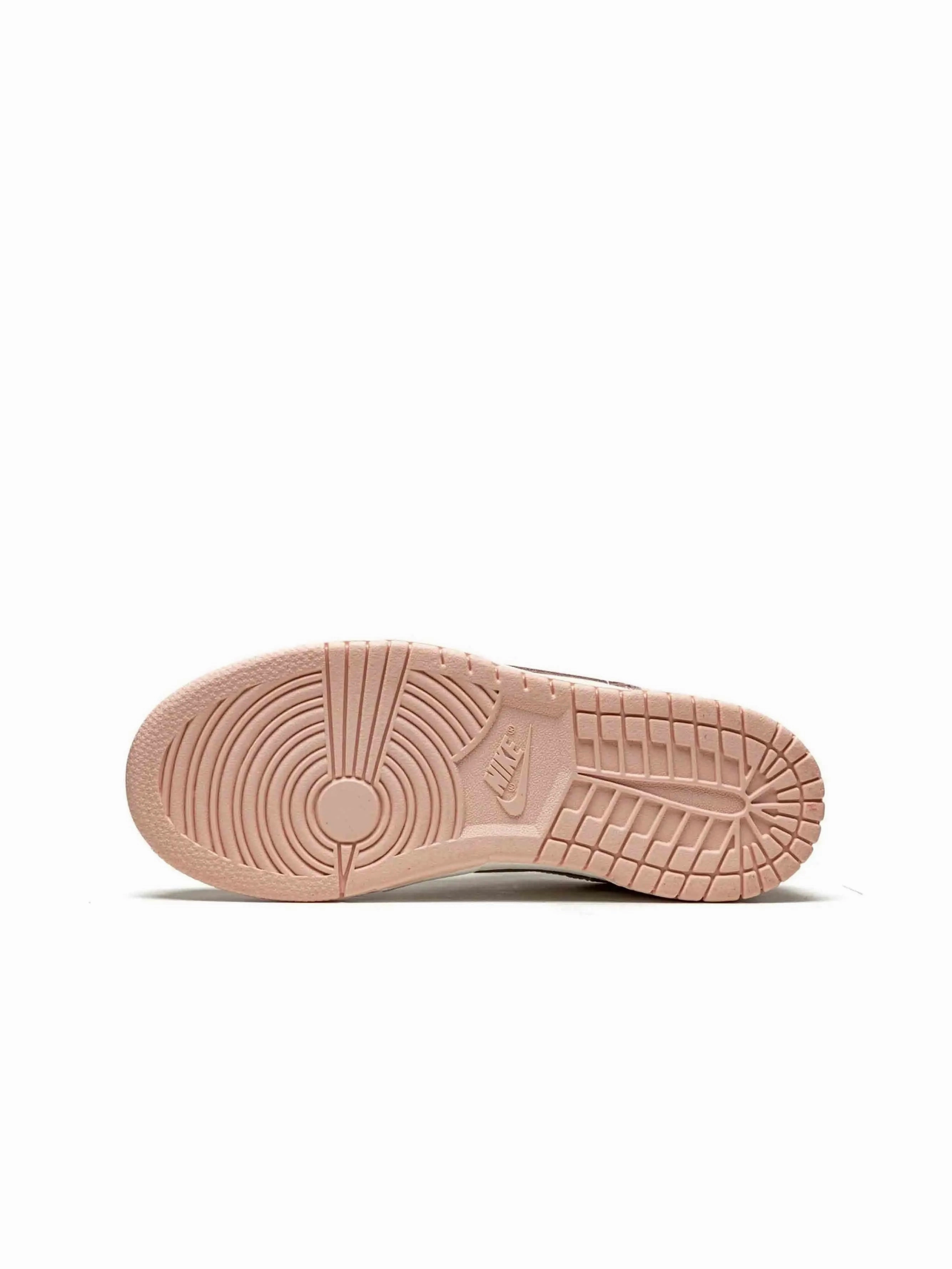 running in flat tracks shoes Nike Dunk Low SP Orange Pearl (PS)