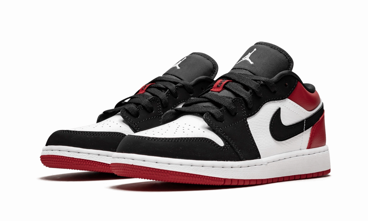 Air Jordan 1 Low GS "Black Toe" Multi-Terrain Vibrant sole