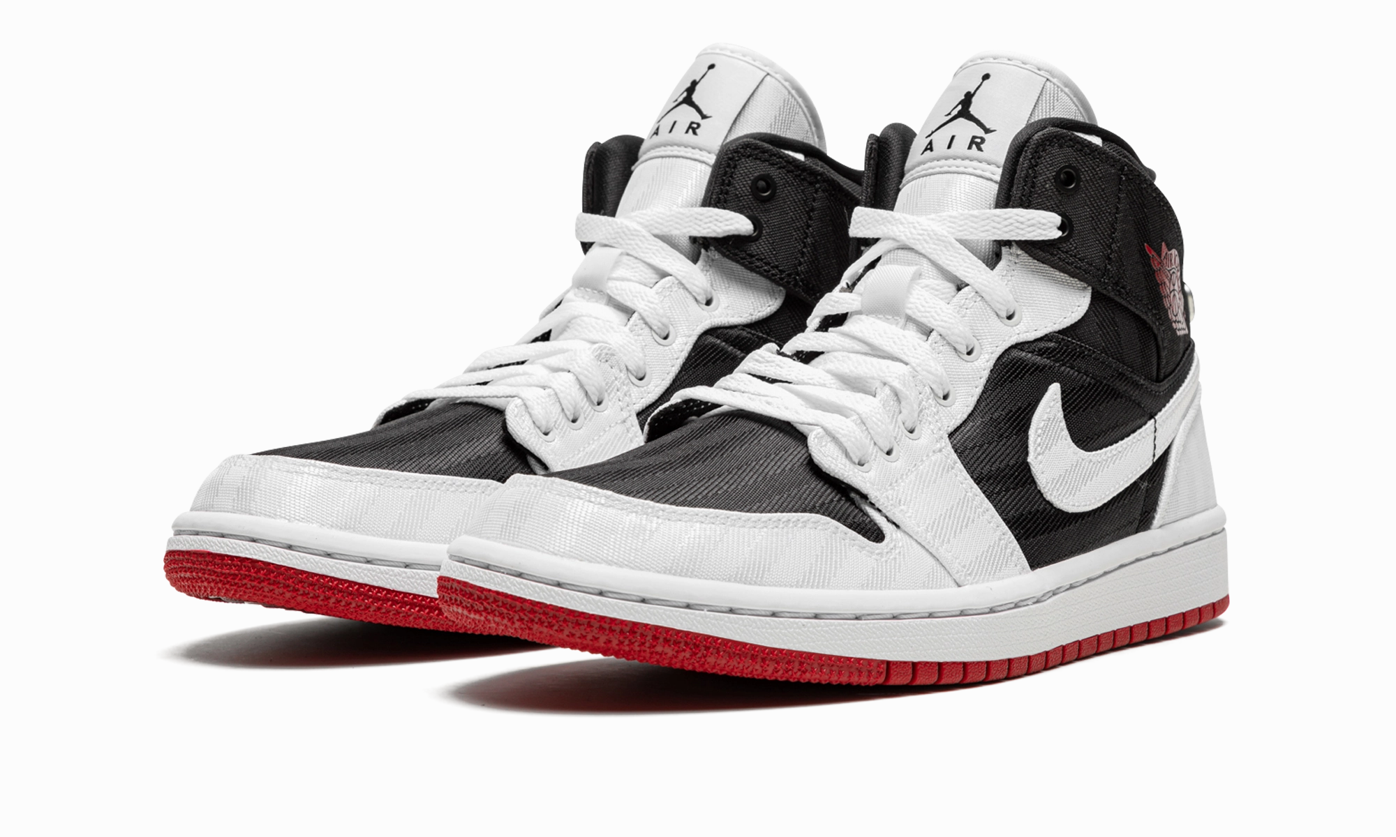AIR JORDAN 1 MID SE UTL WMNS "White / Black / Gym Red" Foot Fit Classy Touch