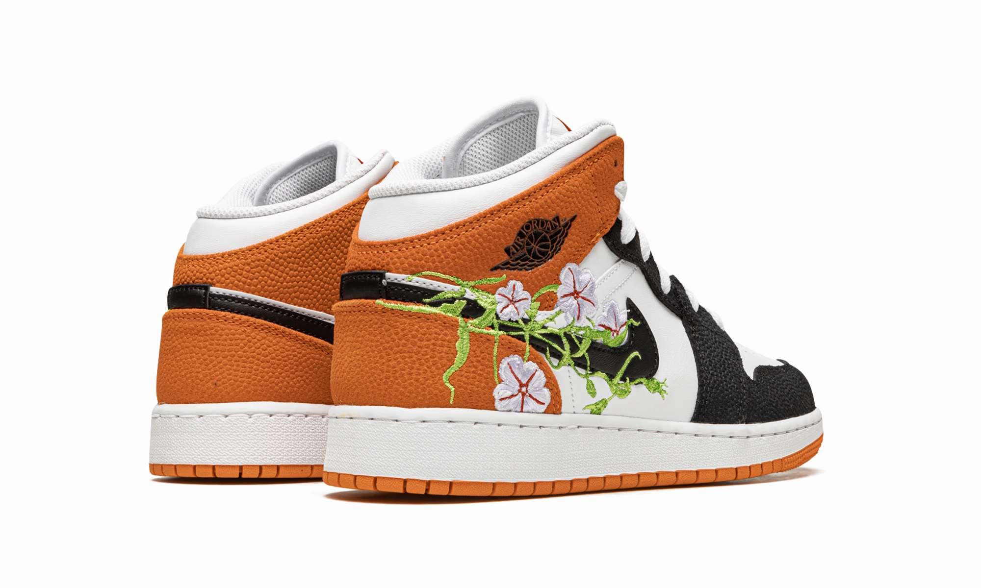 Supportive arch Air Jordan 1 Mid GS "Basketball Blossom"