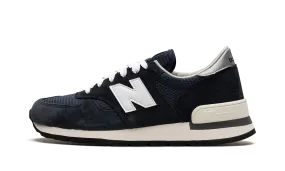 990 v1 "Navy / White" streamlined - feature shoes travel - friendly shoe perk