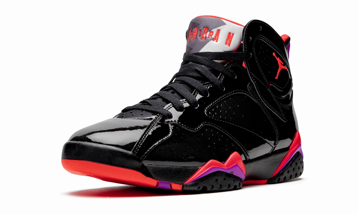 AIR JORDAN 7 WMNS "Black Patent Leather" running in a tundra area safari - themed running wear