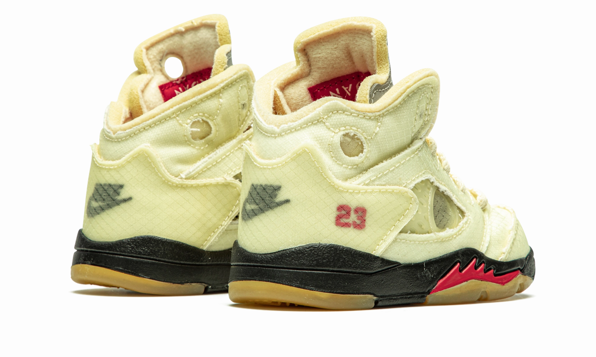 Technology-rich shock - absorbing shoe attributes AIR JORDAN 5 RETRO SP TD