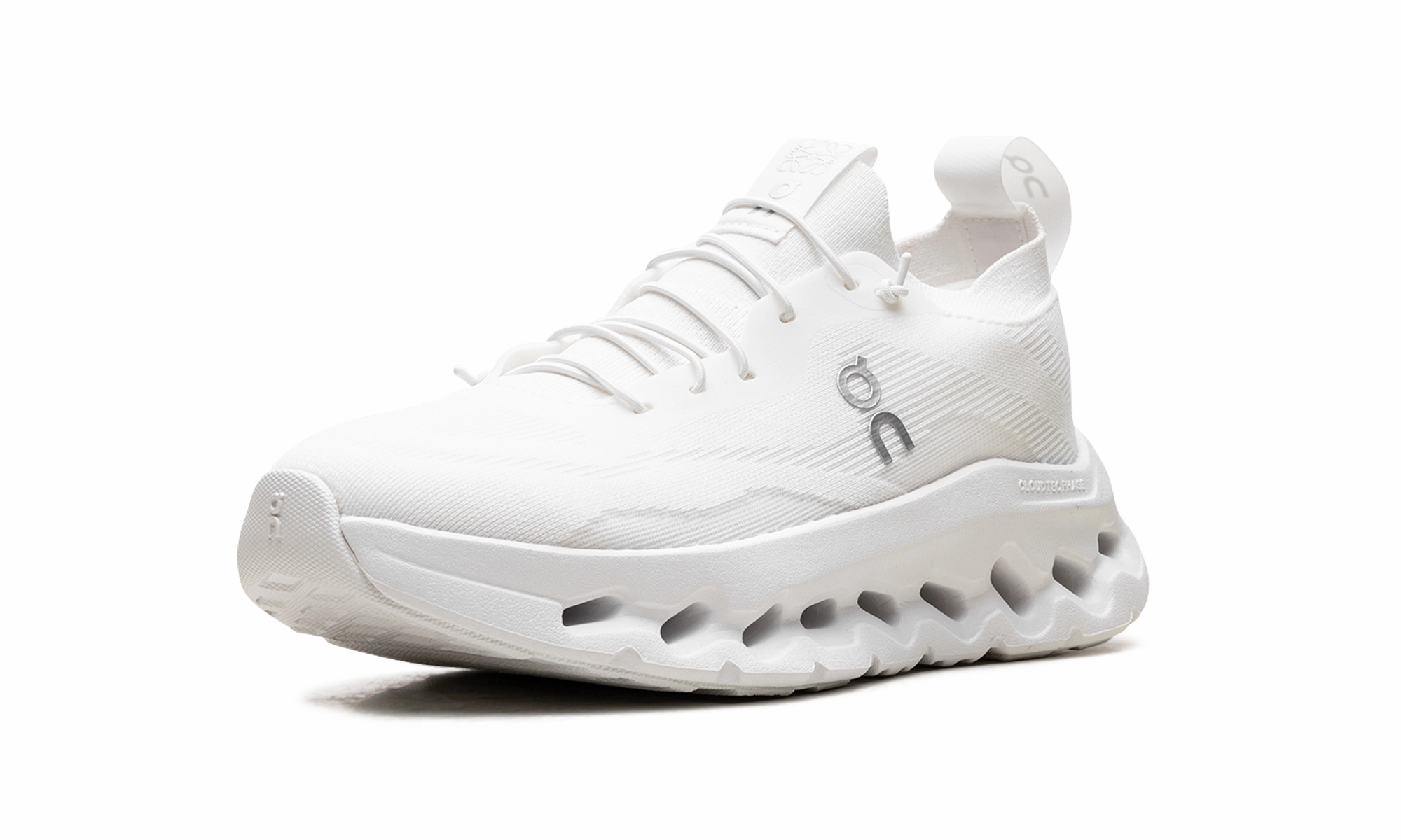 Cloudtilt WMNS "LOEWE All White" Techy Design
