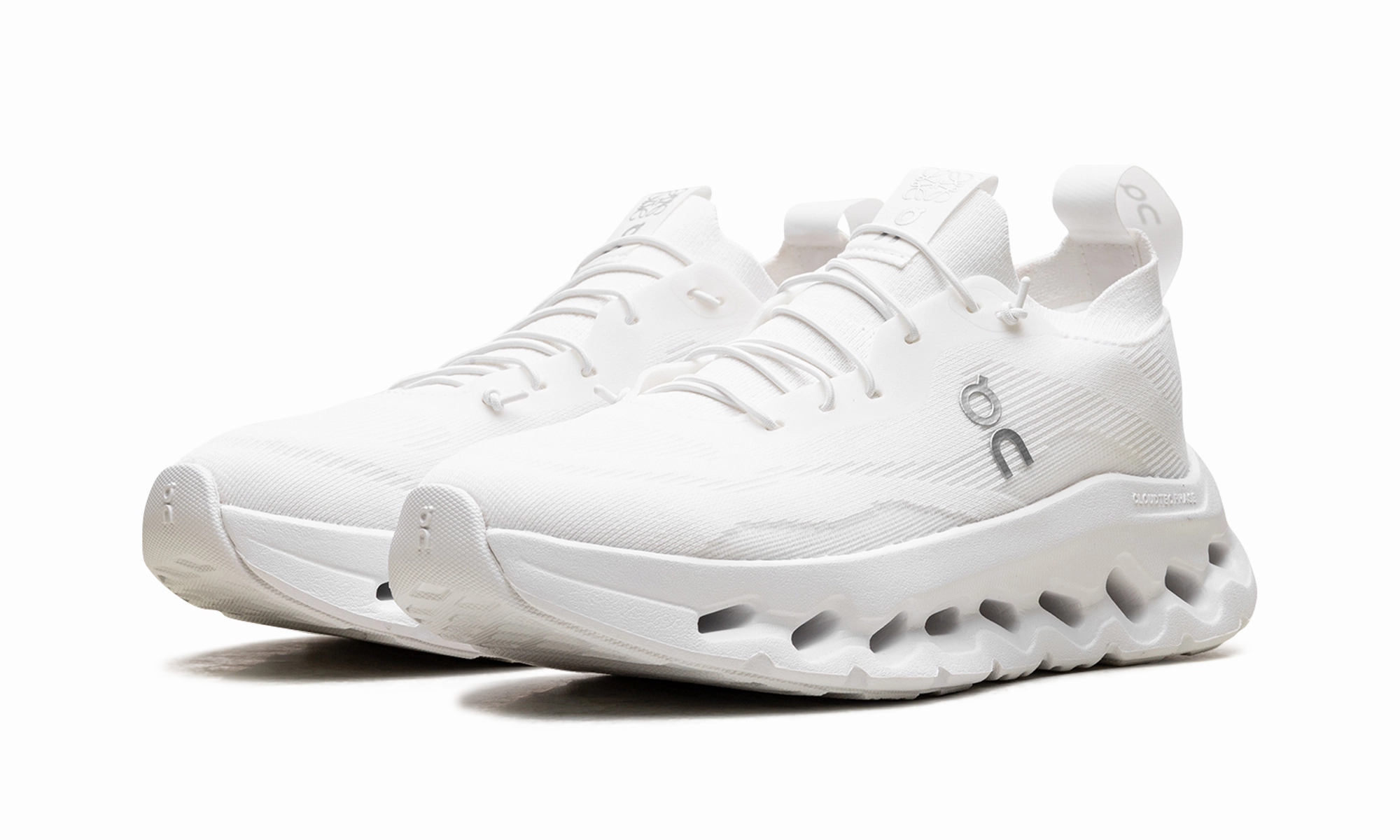 Cloudtilt WMNS "LOEWE All White" city - running