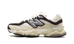 running for a way to stay independent 9060 "Emerging Brown"