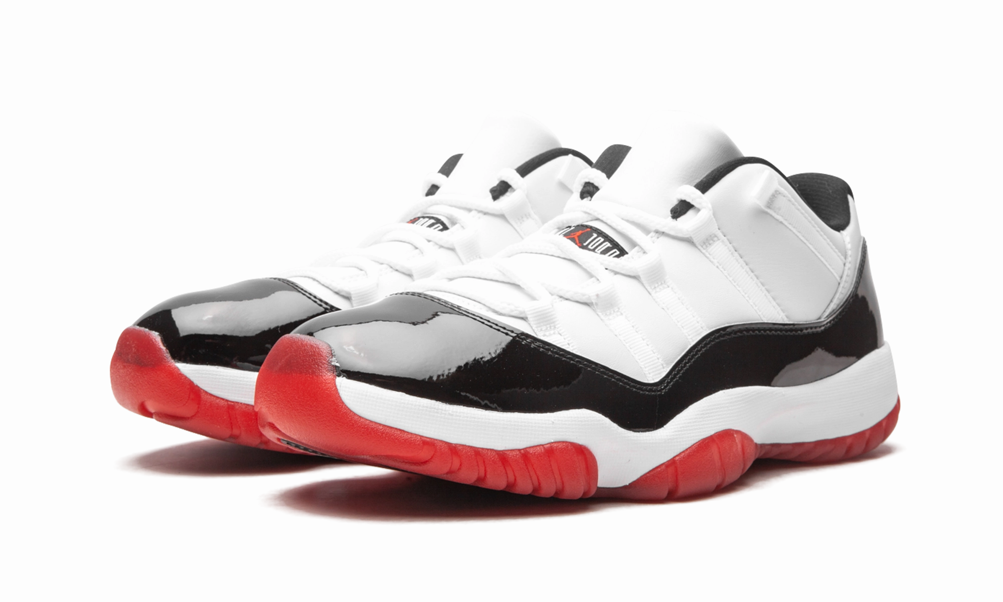 Air Jordan 11 Retro Low "Concord Bred" Distinctive solid - leather shoes