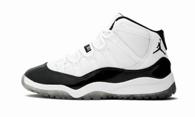 Jordan 11 Retro PS "Concord" jogging in park