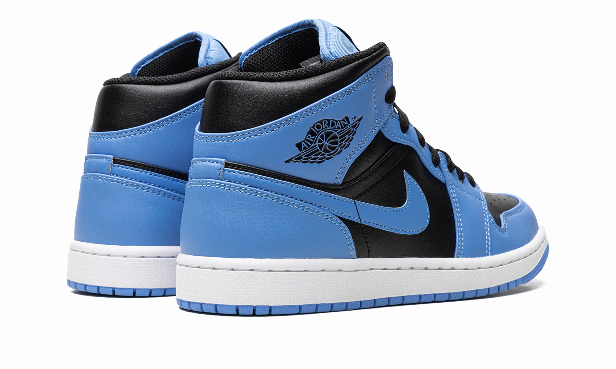 Air Jordan 1 Mid "University Blue Black" Everyday Look