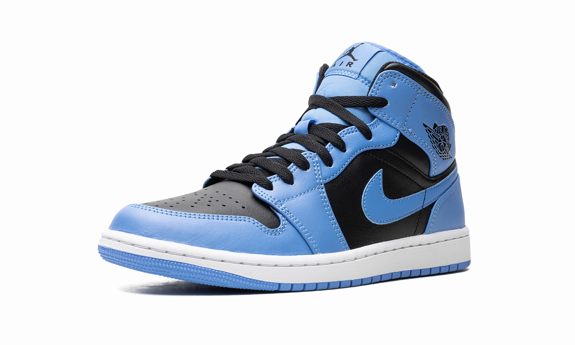 Air Jordan 1 Mid "University Blue Black" Casual Look
