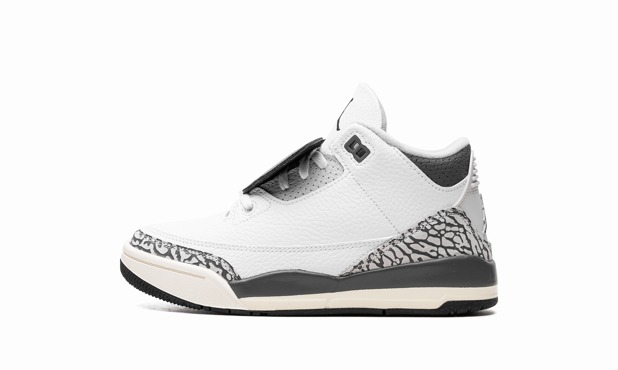 Smooth ride Air Jordan 3 PS "Hide & Sneak"