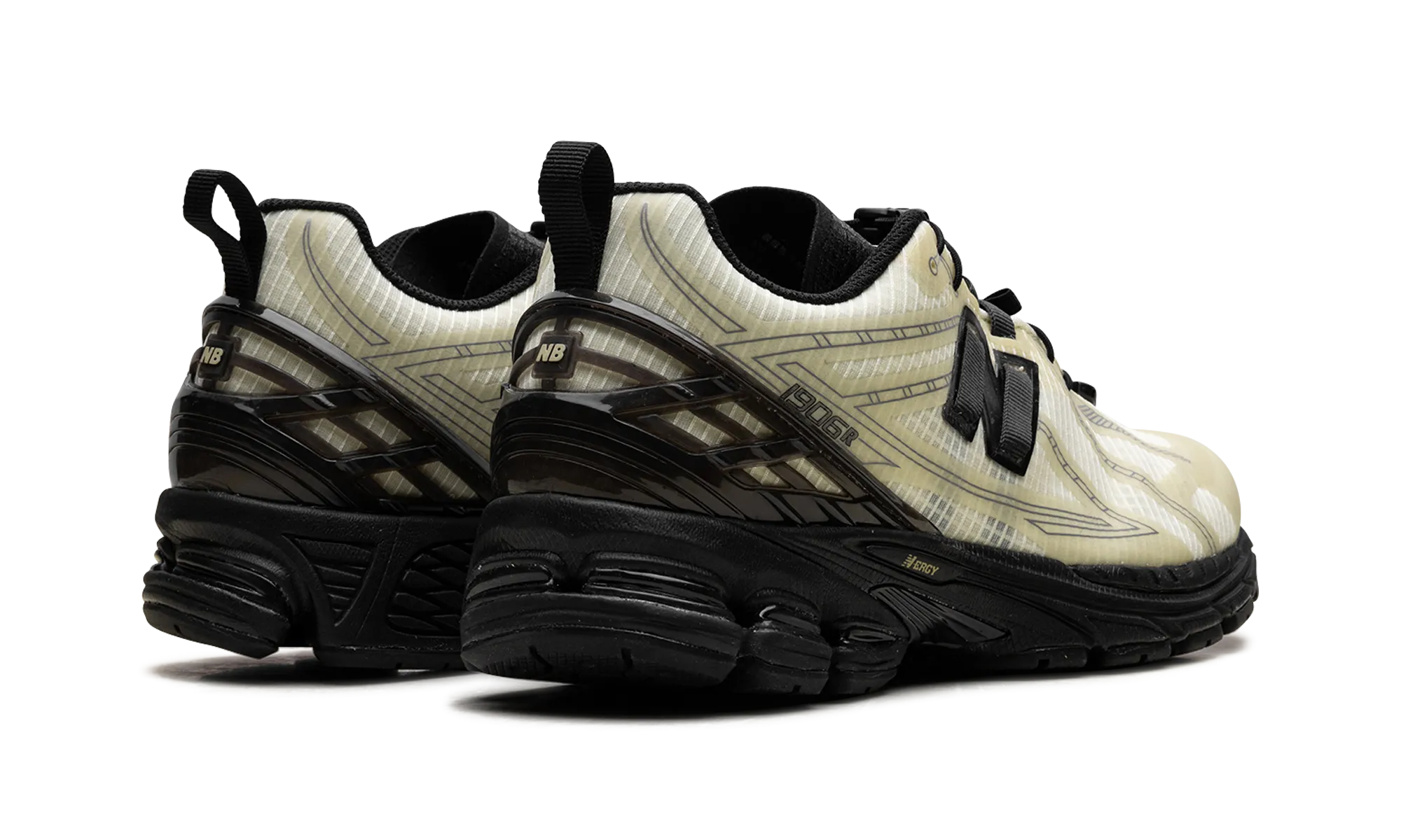 forest hike 1906R "Pistachio Butter Black"