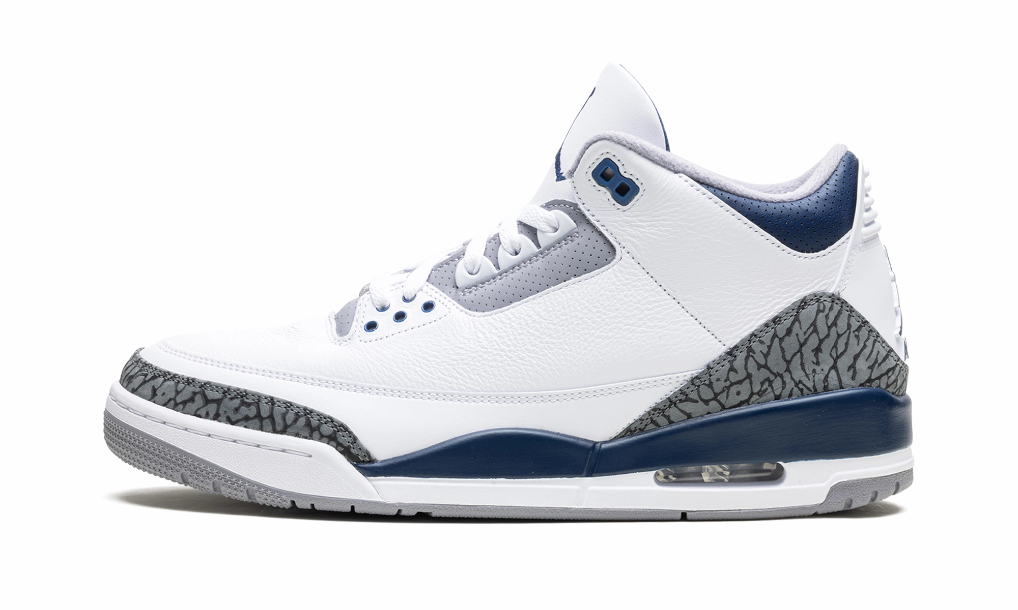 Air Jordan 3 "Midnight Navy" Casual Ease