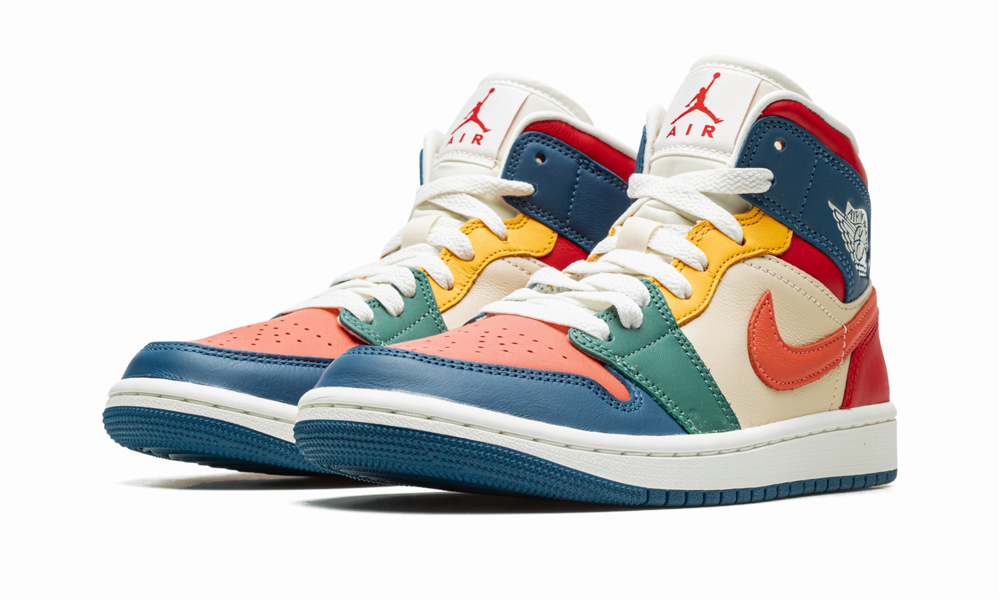 Plush traction Urban Casual AIR JORDAN 1 MID SE WMNS "Multi-Color"