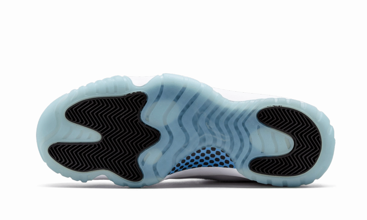 multi - colored shoes Air Jordan 11 Retro "Legend Blue"