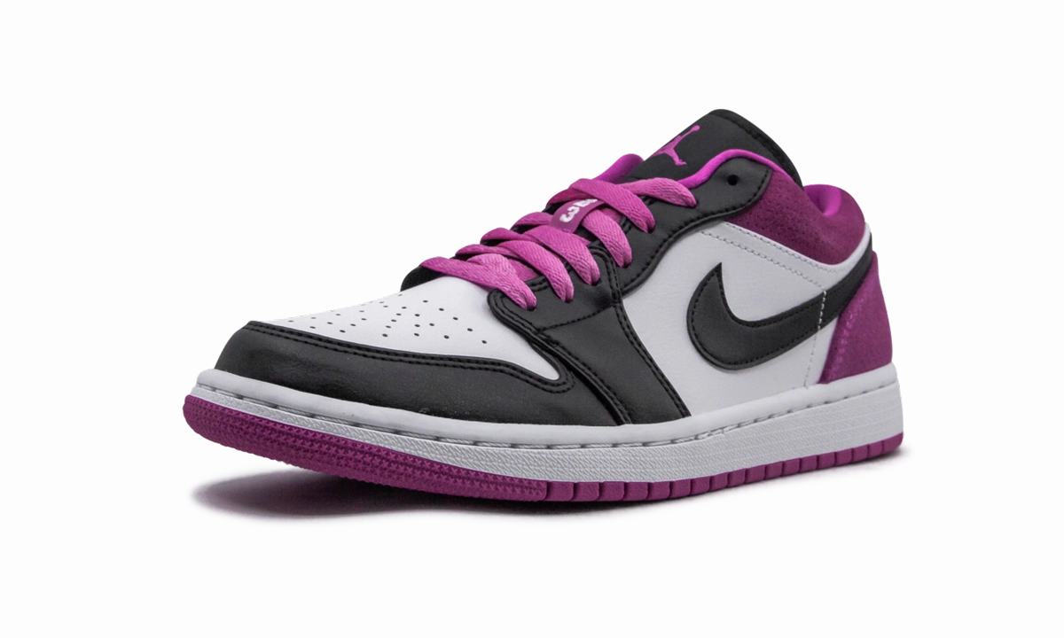 Air Jordan 1 Low SE "Fuchsia" Running Trails All Day Support