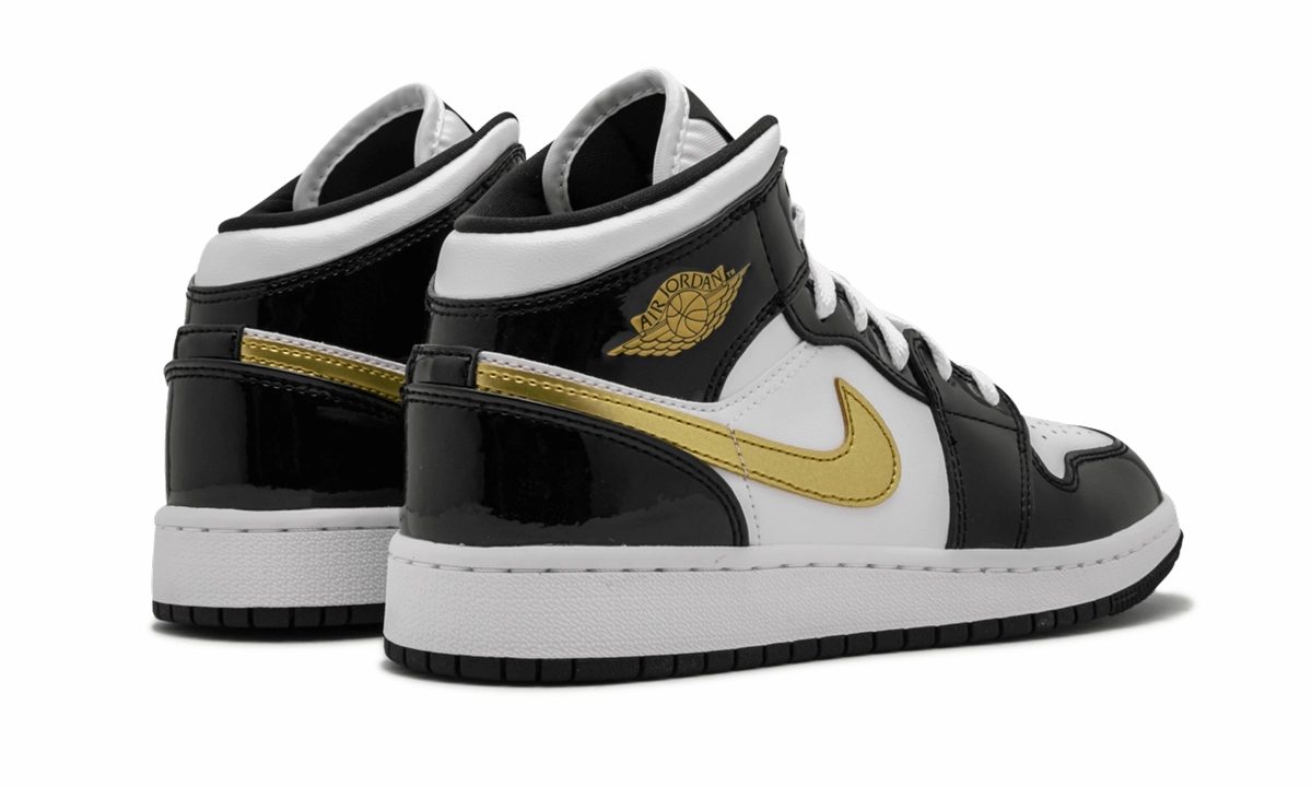 Sculpted wear Air Jordan 1 Mid SE GS "Black Gold Patent Leather"