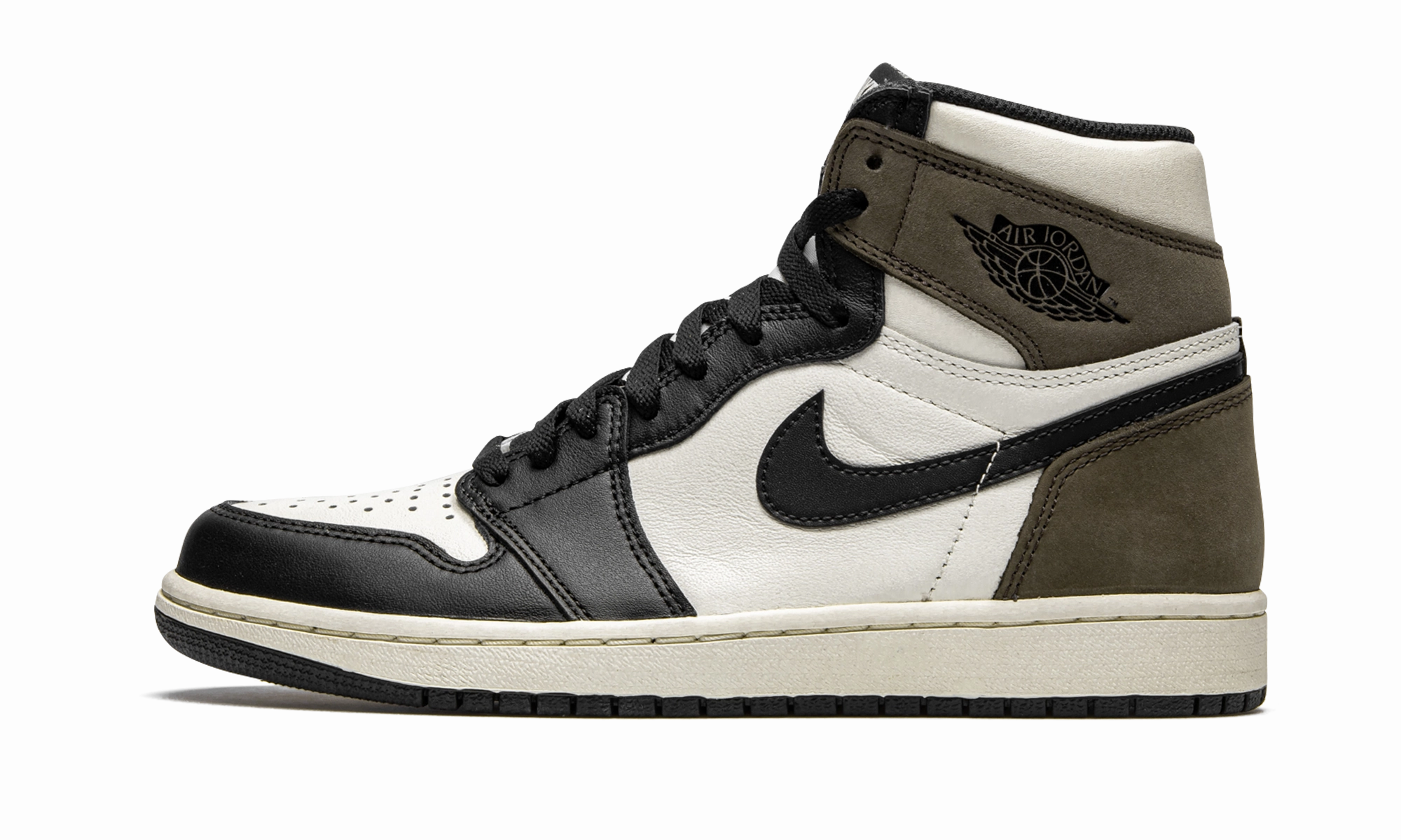 Air Jordan 1 Retro High OG "Dark Mocha" Dynamic Movement