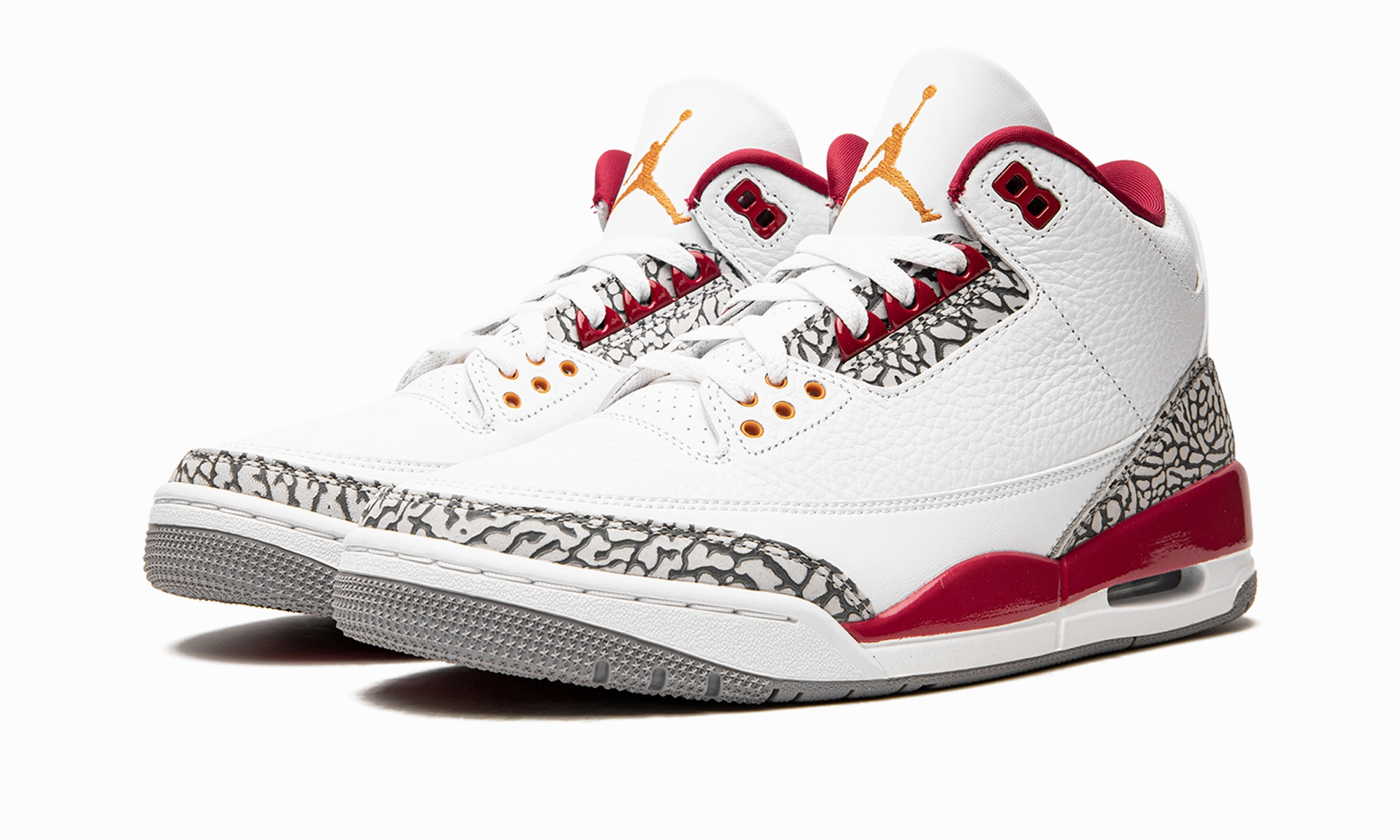 Air Jordan 3 "Cardinal" Unbeatable flexibility