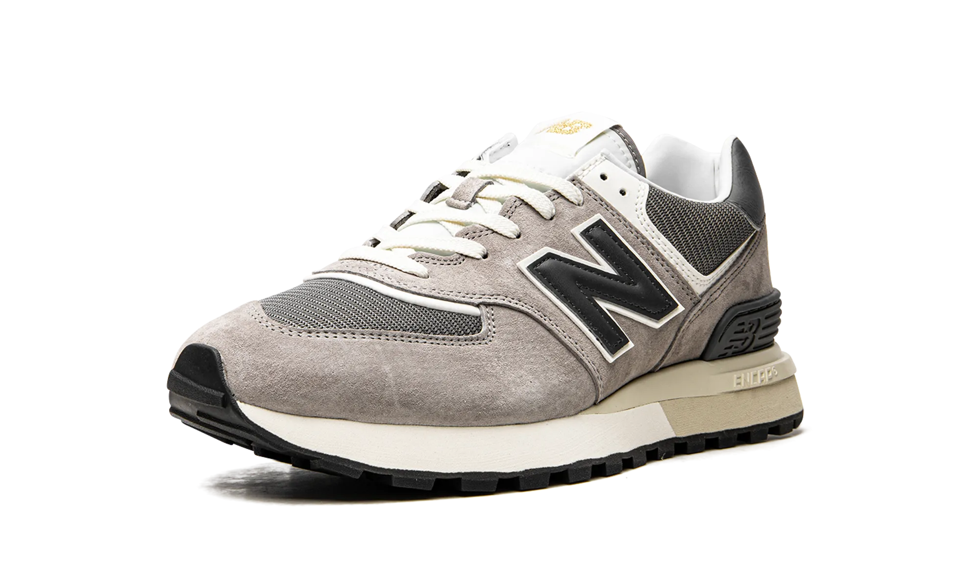 shoe cover running in a marsh area shoes 574 "Marblehead/CastleRock"