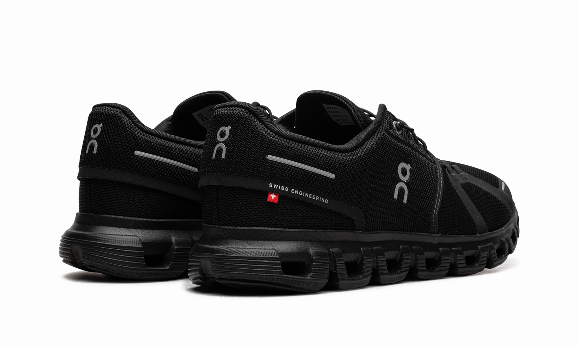 Outdoor mythological - themed running shoes Cloud 6 "Triple Black"