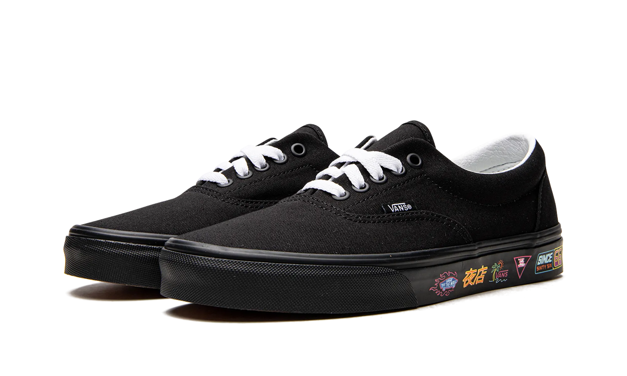 Casual Look Hike Meet Era