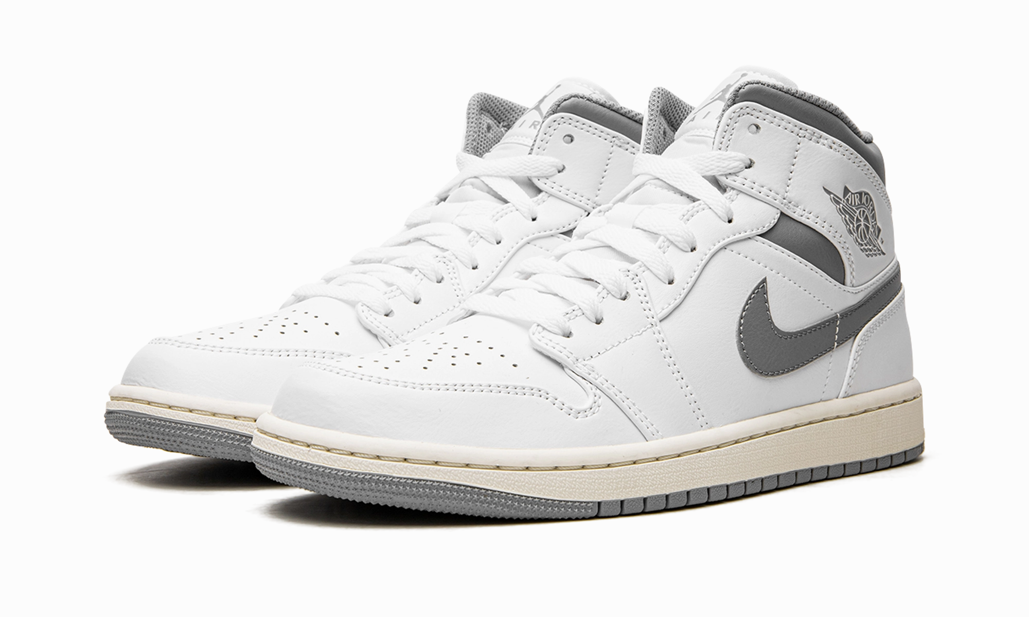 Style Move Air Jordan 1 Mid "White / Stealth Grey"