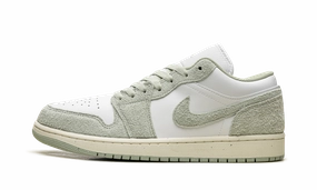 Slim wear Air Jordan 1 Low SE "Seafoam"