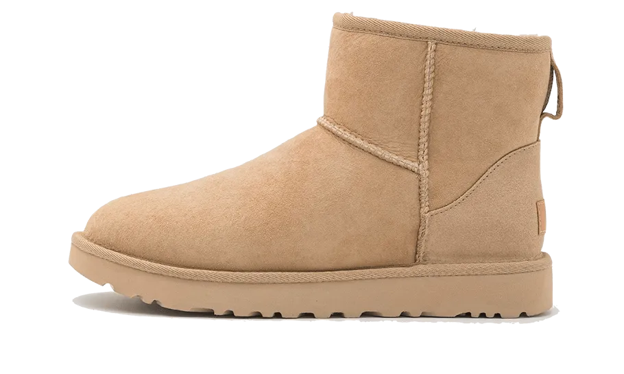 Model Sole Cold Shield UGG Classic Mini II Boot Mustard Seed