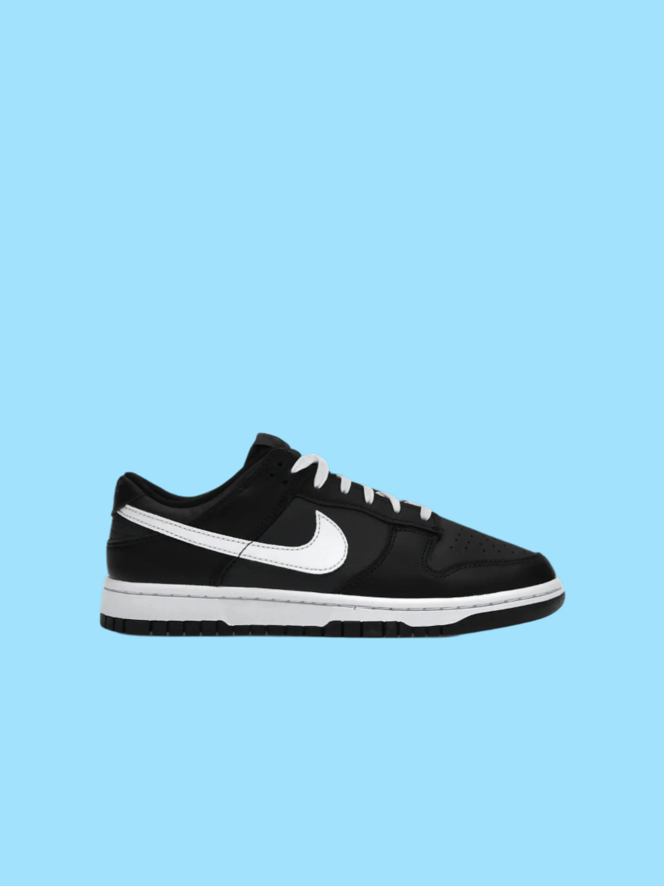 running in a mud pot area shoes Nike Dunk Low Black White (2022) (GS)