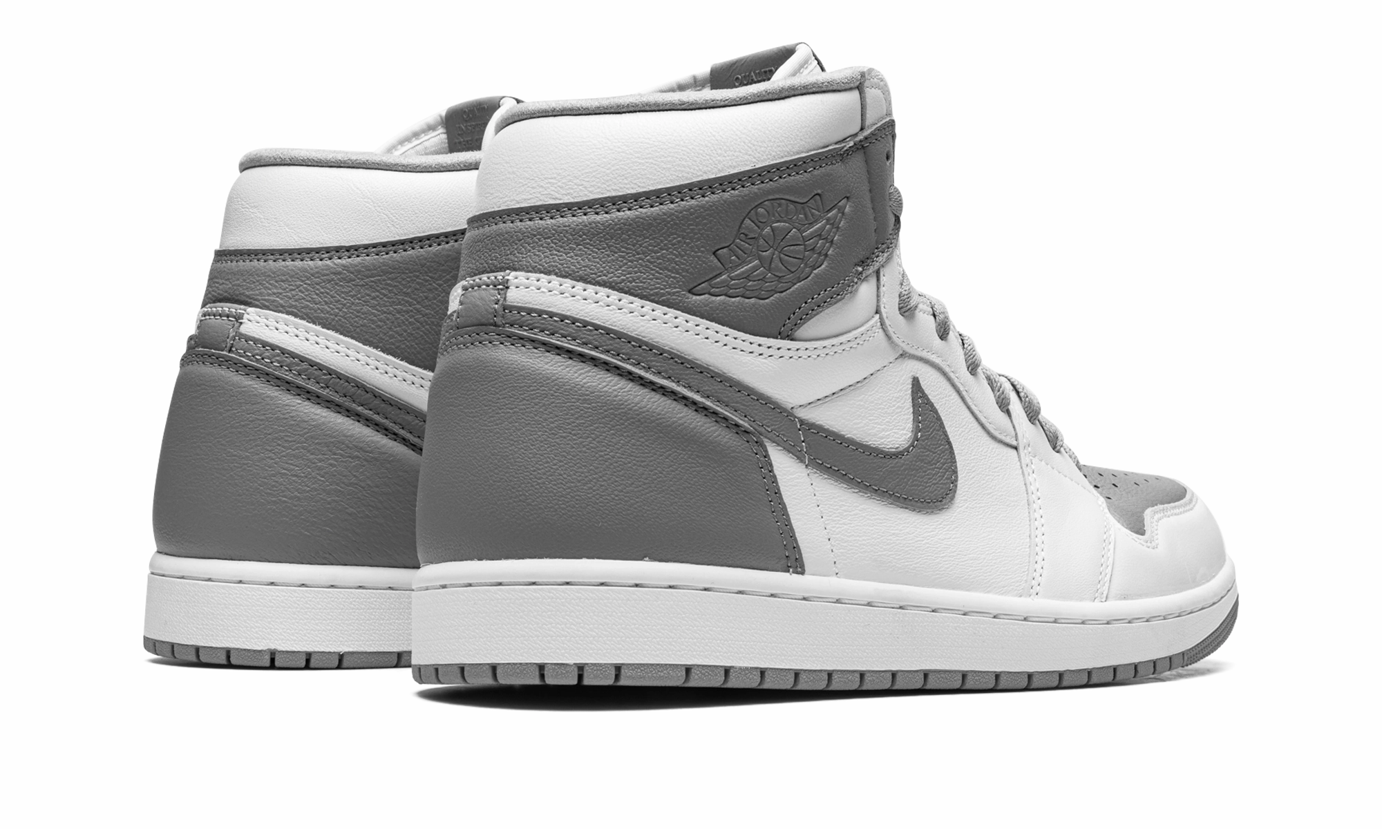Air Jordan 1 High OG "Stealth" Travel Style