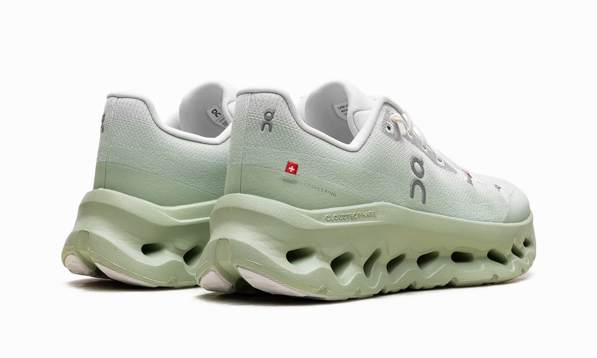 Cloudtilt WMNS "Ivory Sag" maximalist shoes anniversary - themed running gear