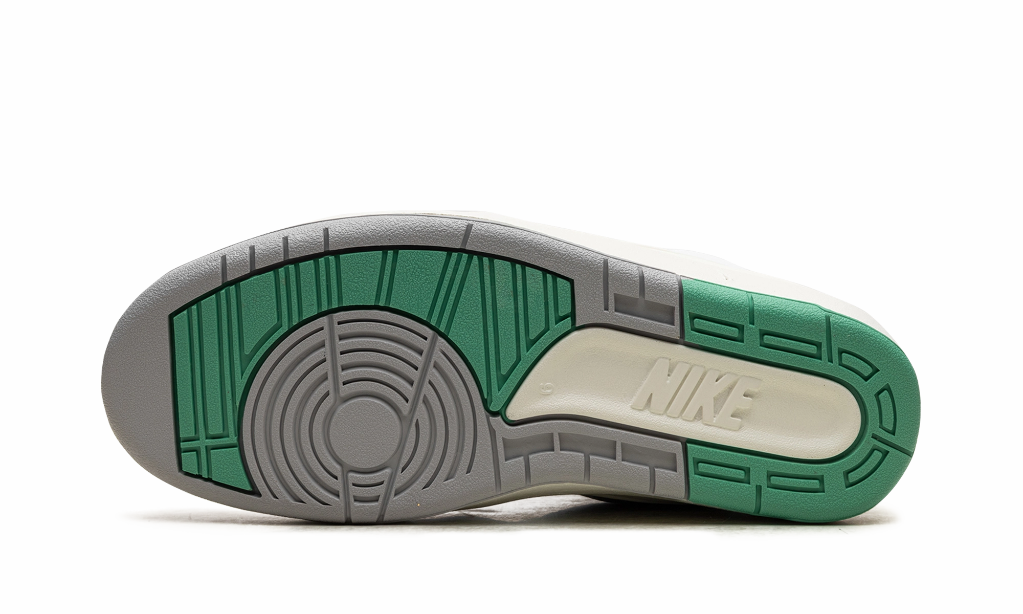 Jordan 2 Retro WMNS "Crystal Mint" Timeless Design Trail Running