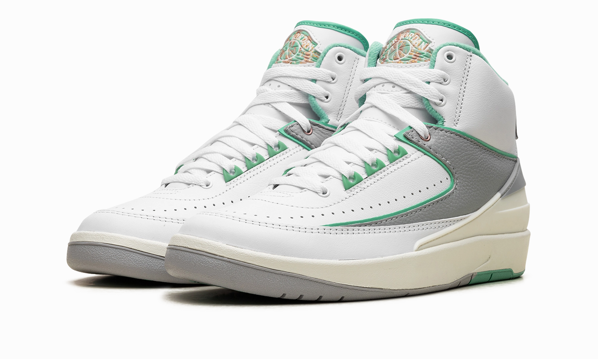 Comfort-Oriented Glam traction Jordan 2 Retro WMNS "Crystal Mint"