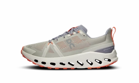 Cloudsurfer Trail "Fossil Ivory" running on grass shoes