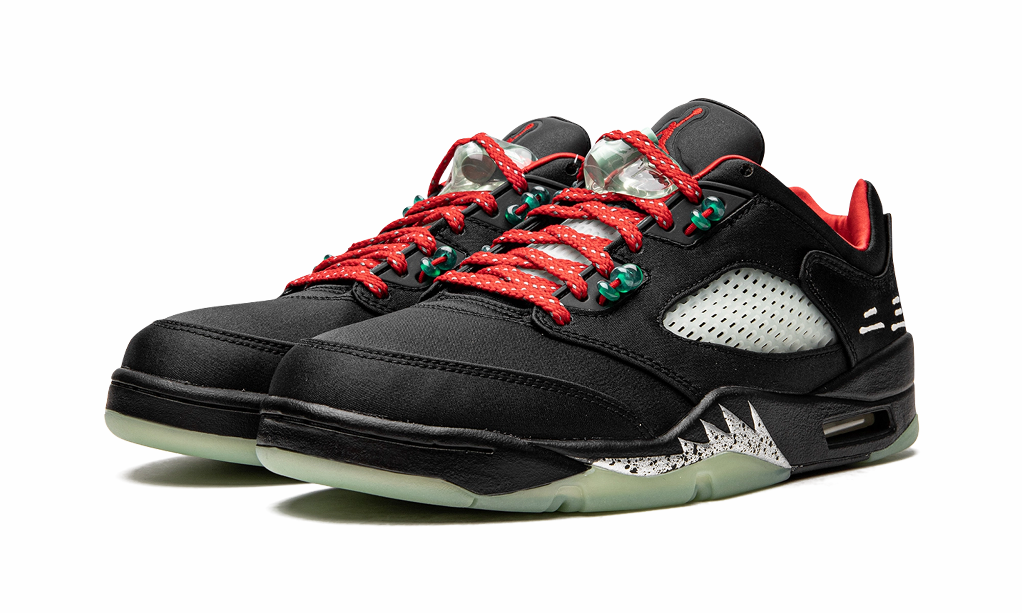 Outdoor Adventure vegan - feature shoes Air Jordan 5 Low "Clot"