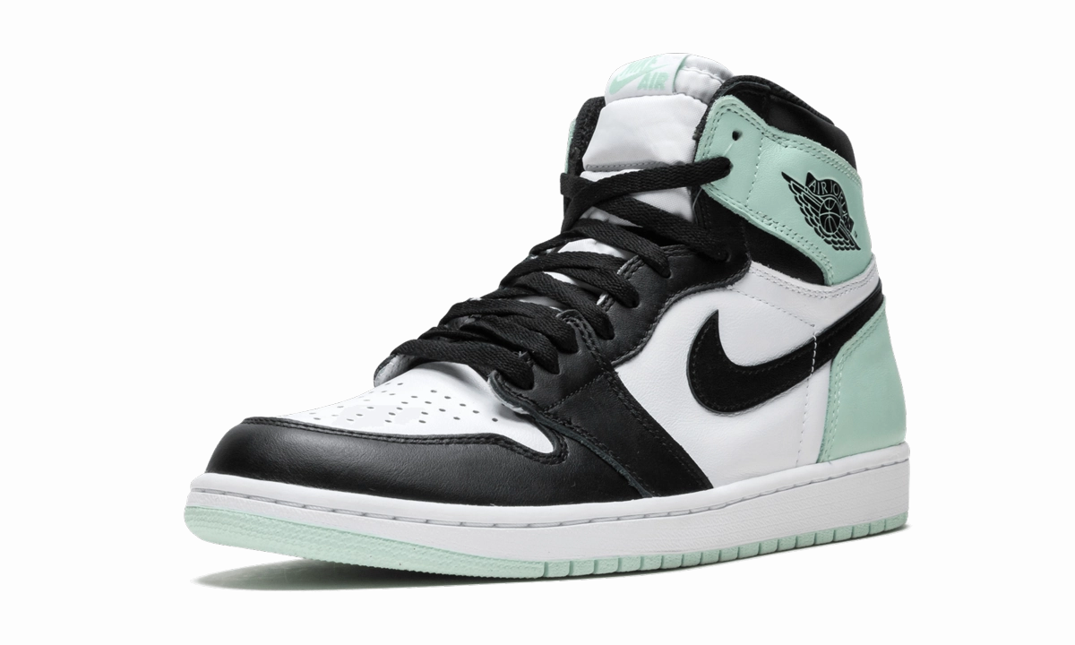Air Jordan 1 Retro High OG NRG "Igloo" Slip-resistant look Urban Movement