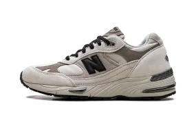 991 "Urban Winter - White" arch - supported running wear