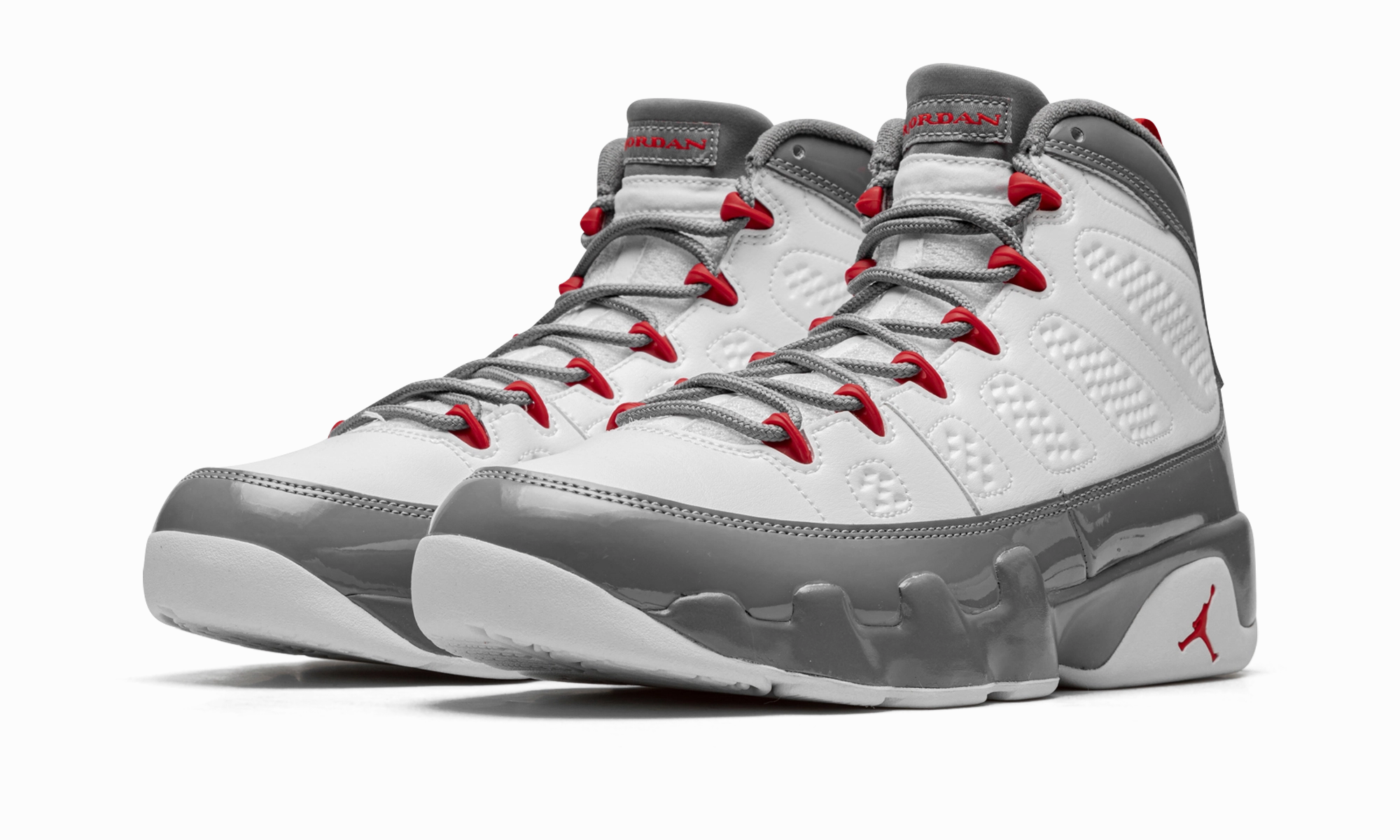 Air Jordan 9 "Fire Red" running in indoor arenas shoes
