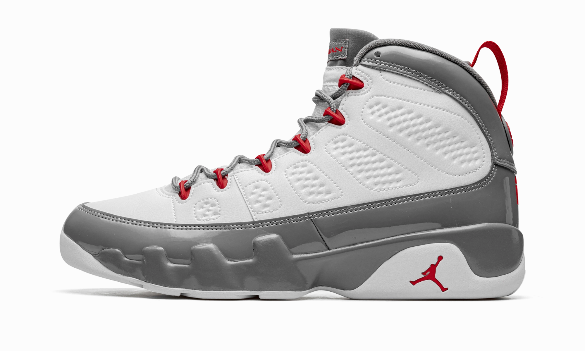 Air Jordan 9 "Fire Red" dirt running Everyday Activity