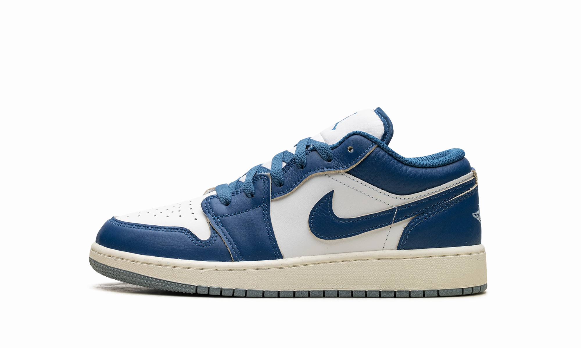 Outdoor Style Sculpted comfort Air Jordan 1 GS "Industrial Blue"