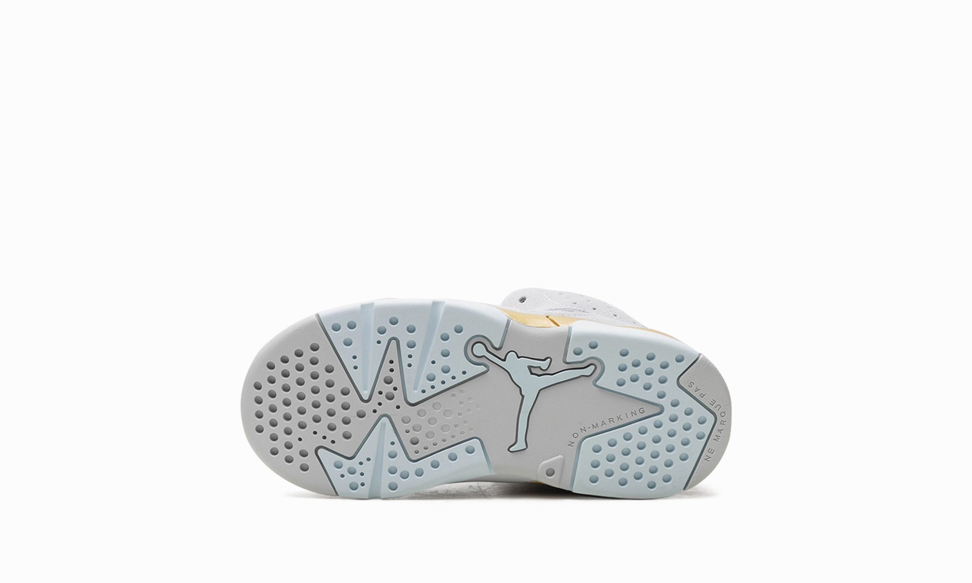 Logoed branding Air Jordan 6 "Pearl"